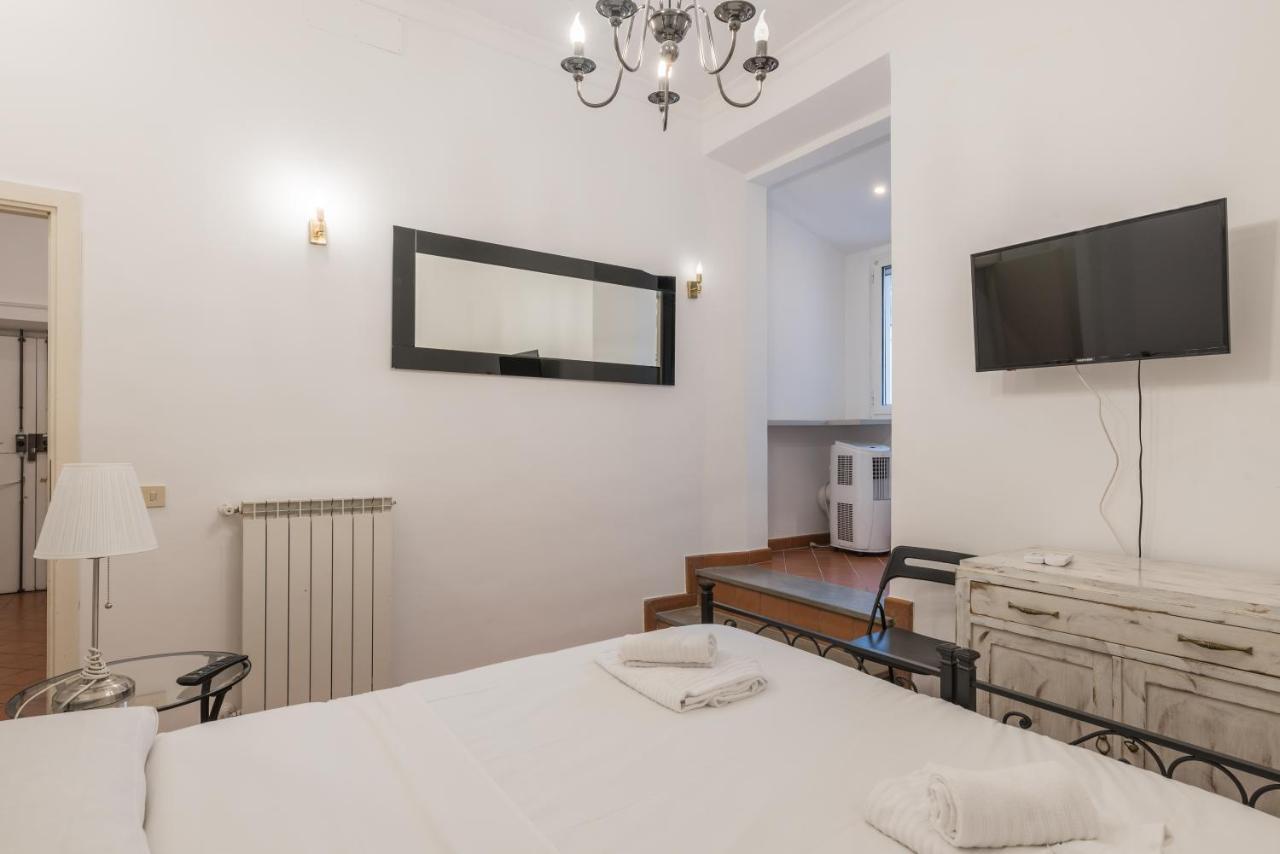 Ferienwohnung Joivy Trevi Fountain'S Relais Rom Exterior foto